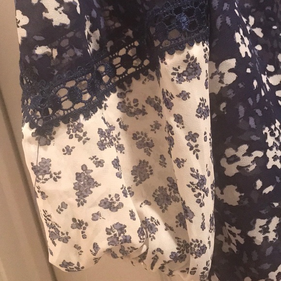 Beautiful all year around  blouse - Picture 8 of 8